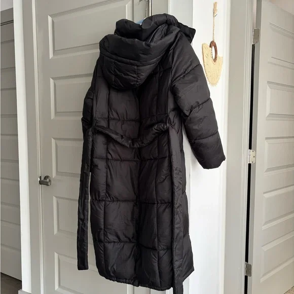 GAP Water-Resistant Black Puffer Coat - Picture 3 of 7